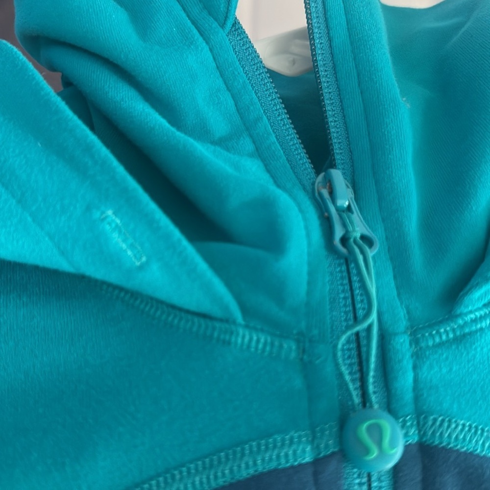 Lululemon Stride Hooded Full Zip Jacket Teal/Blue size 6 Long Sleeve Hoodie - Picture 5 of 9